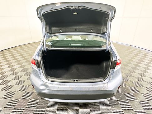 Used 2020 Toyota Corolla LE FWD image 30