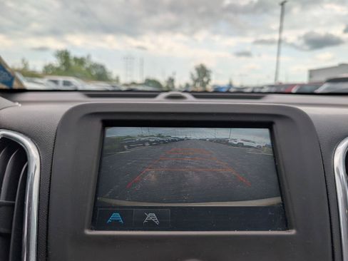 Used 2018 Chevrolet Equinox LT FWD image 15