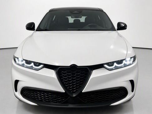Used 2024 Alfa Romeo Tonale Veloce w/ Active Assist Package AWD/4WD image 2
