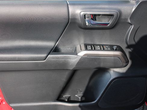 Used 2023 Toyota Tacoma TRD Off-Road image 21