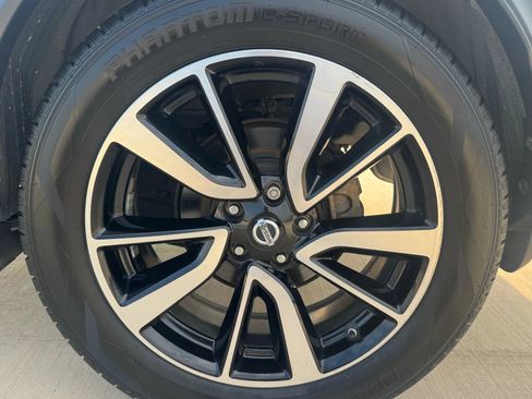 Used 2017 Nissan Rogue Sport SL w/ SL Premium Package image 22