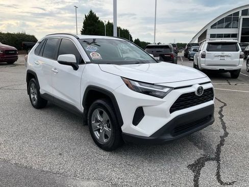 Used 2024 Toyota RAV4 XLE w/ Convenience Package FWD image 3