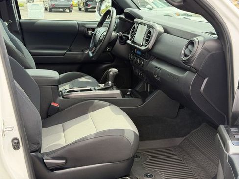 Used 2023 Toyota Tacoma TRD Sport w/ Black Out Package (TMS) AWD/4WD image 19