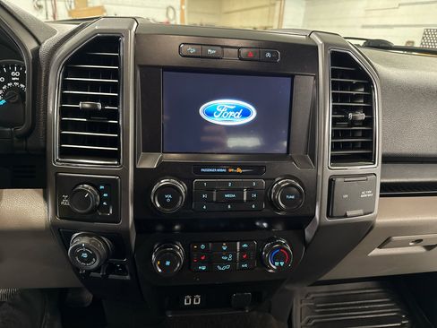 Used 2019 Ford F150 XLT w/ Equipment Group 302A Luxury image 18