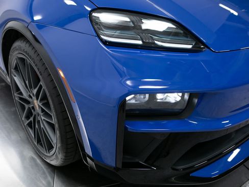 New 2026 Porsche Macan GTS Electric AWD/4WD image 12