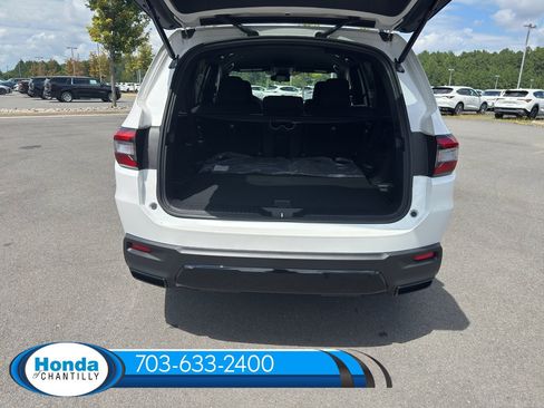New 2026 Honda Pilot Sport image 29