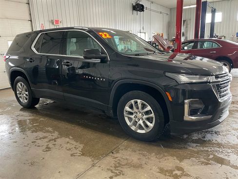 Used 2022 Chevrolet Traverse LS image 6