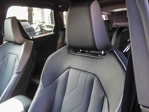 Used 2025 BMW X3 M50 image 25