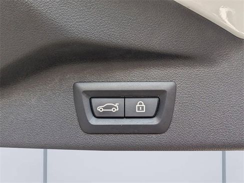 Used 2023 BMW X7 xDrive40i w/ Executive Package image 13