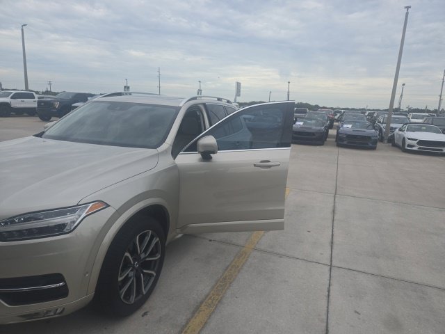 Used 2018 Volvo XC90 T6 Momentum w/ Convenience Package AWD/4WD image 23