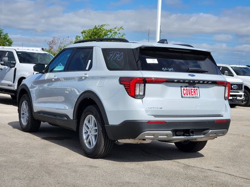 New 2026 Ford Explorer Active w/ Active Comfort Package RWD image 5