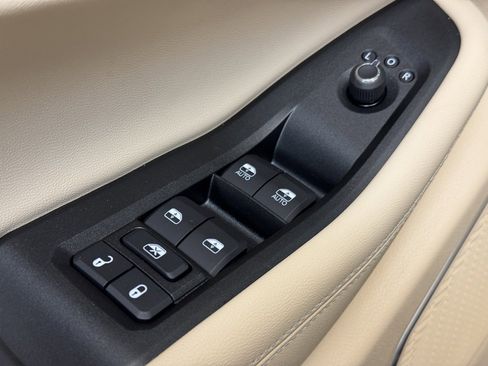 Used 2025 Jeep Grand Cherokee Limited 4xe w/ Luxury Tech Group II image 10