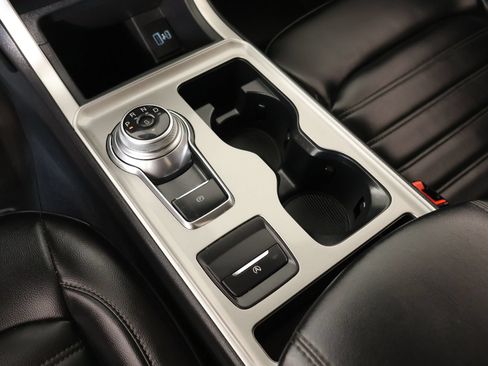 Used 2024 Ford Edge SEL w/ Convenience Package AWD/4WD image 8