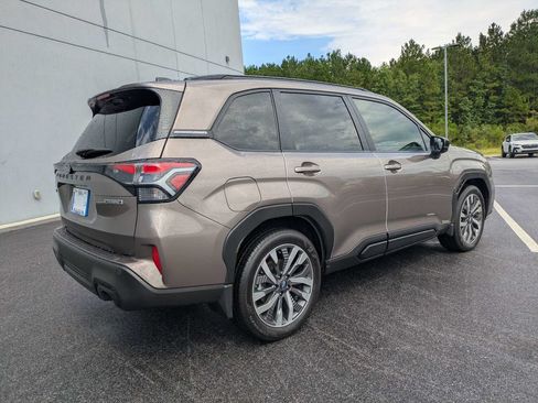 Certified 2025 Subaru Forester Touring w/ Popular Package - Touring AWD/4WD image 4