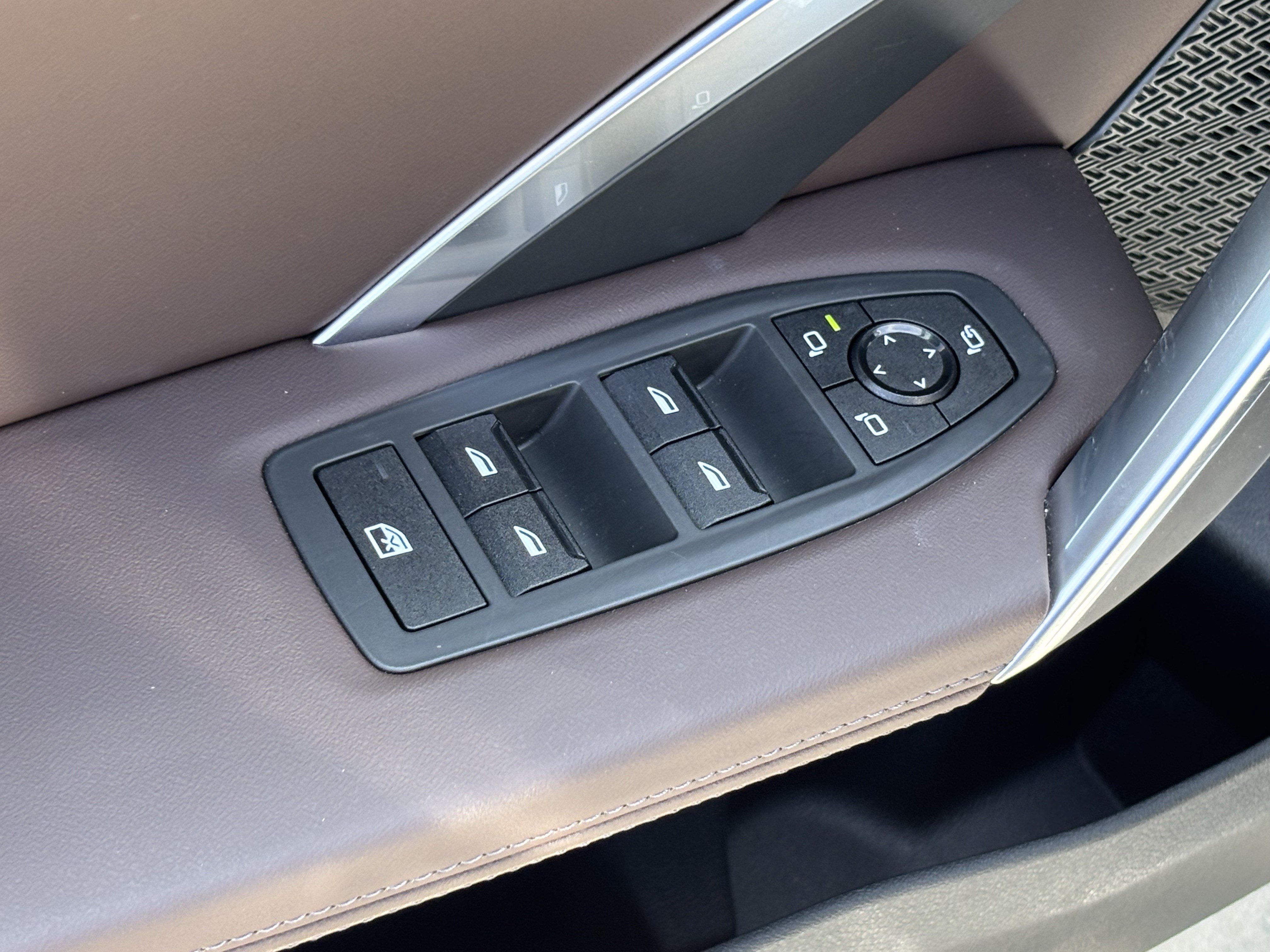 Certified 2025 BMW X1 xDrive28i AWD/4WD image 15