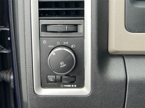 Used 2012 RAM 1500 Big Horn w/ Luxury Group image 19