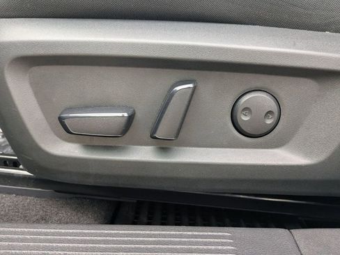 Used 2023 Nissan Rogue SV image 16