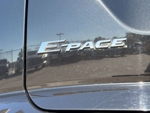 Used 2018 Jaguar E-PACE S image 11