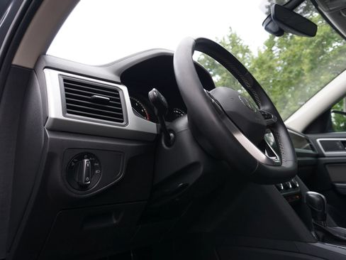 Used 2021 Volkswagen Atlas SE AWD/4WD image 32