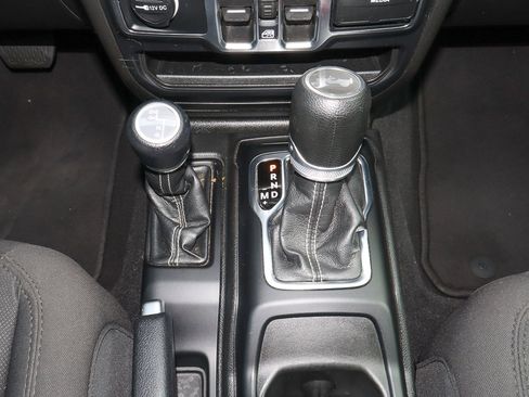 Used 2023 Jeep Wrangler Sahara image 22