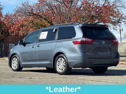 Used 2016 Toyota Sienna XLE image 6