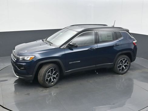 New 2026 Jeep Compass Limited image 41