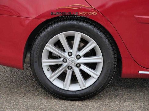 Used 2014 Toyota Camry XLE image 9