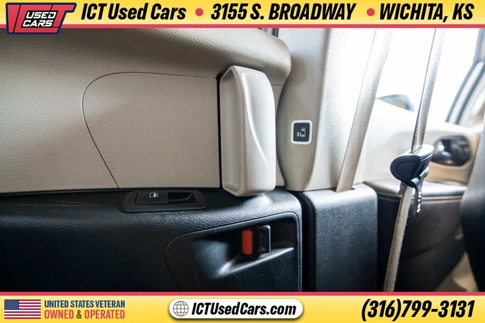 Used 2024 Chrysler Pacifica Touring-L FWD image 26