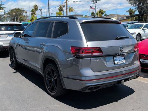 Used 2022 Volkswagen Atlas SEL R-Line AWD/4WD image 3