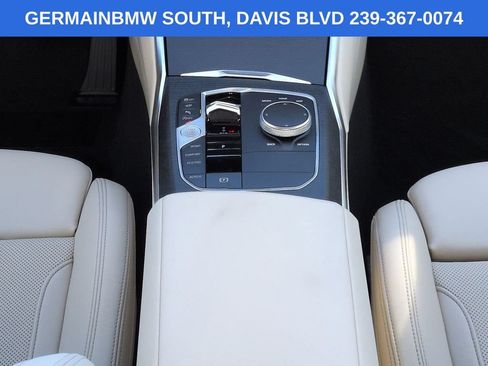 Used 2025 BMW 330i Sedan w/ Premium Package RWD image 21