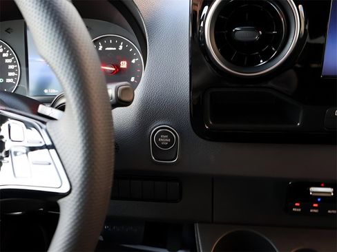 New 2025 Mercedes-Benz Sprinter 2500 image 28