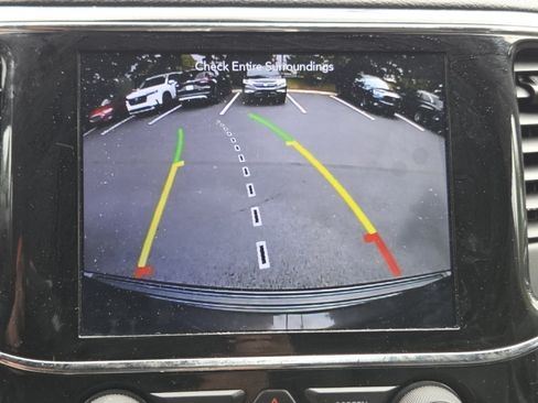 Used 2019 Jeep Grand Cherokee Altitude AWD/4WD image 10