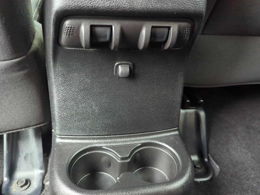 Used 2013 Jeep Wrangler Unlimited Sahara w/ Connectivity Group AWD/4WD image 27