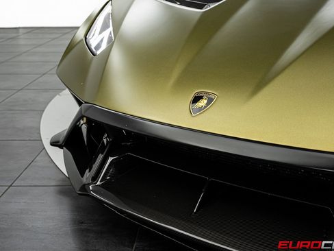 Used 2022 Lamborghini Huracan STO image 12