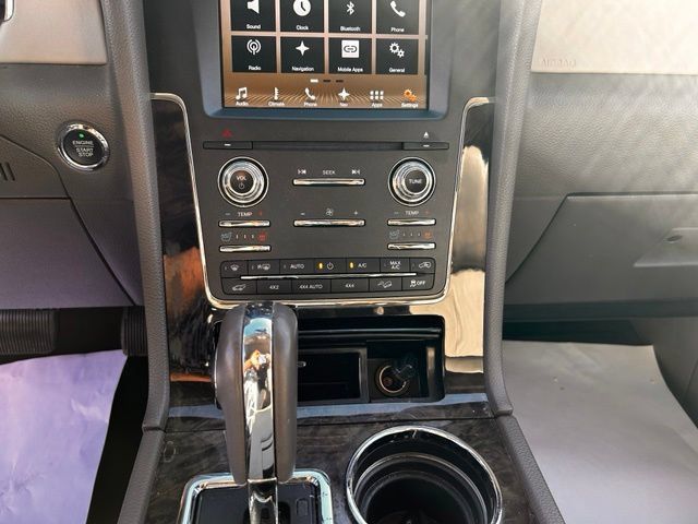 Used 2017 Lincoln Navigator L Select AWD/4WD image 25