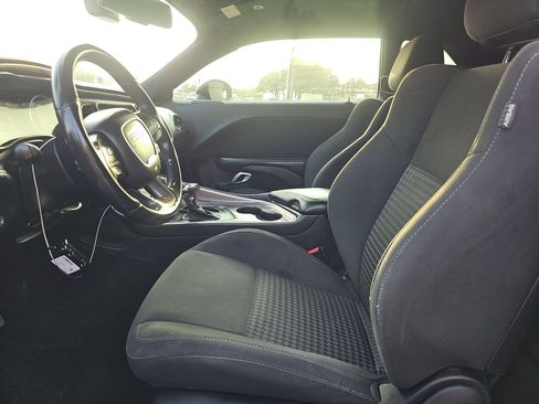 Used 2019 Dodge Challenger R/T RWD image 5