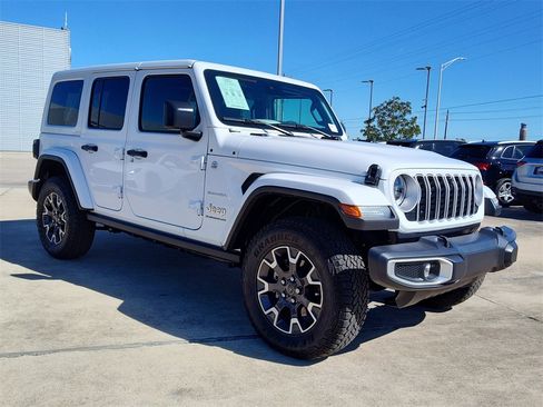 Used 2024 Jeep Wrangler Sahara w/ Technology Group image 13