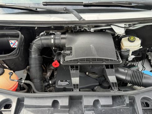 Used 2021 Mercedes-Benz Sprinter 2500 w/ Premium Package image 17