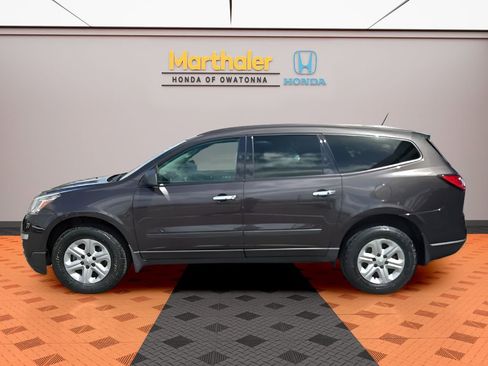 Used 2017 Chevrolet Traverse LS FWD image 2