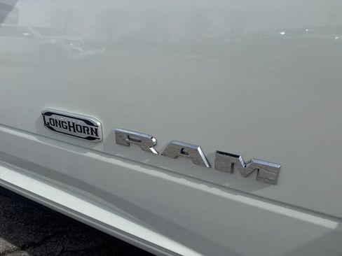 Used 2022 RAM 3500 Limited AWD/4WD image 12