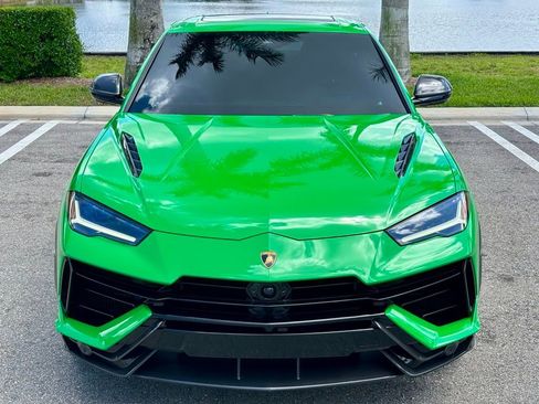Used 2024 Lamborghini Urus Performante AWD/4WD image 2