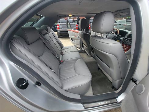 Used 2005 Lexus LS 430 RWD image 10