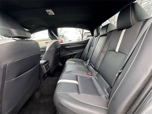 Used 2025 Toyota Camry SE image 27