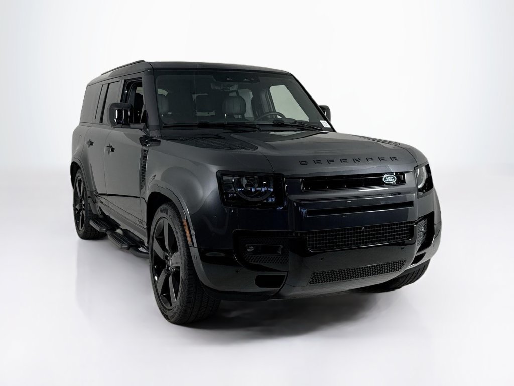 Used 2025 Land Rover Defender 130 V8 AWD/4WD image 7