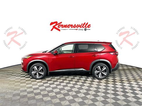 Used 2023 Nissan Rogue SL w/ SL Premium Package image 4