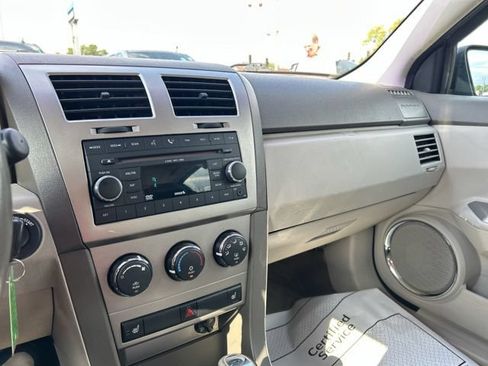 Used 2009 Dodge Avenger R/T FWD image 34