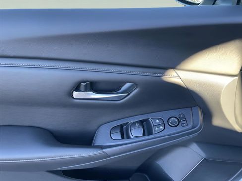 Used 2024 Nissan Sentra SV image 23