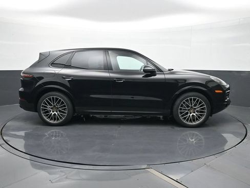 Certified 2022 Porsche Cayenne Platinum Edition AWD/4WD image 22