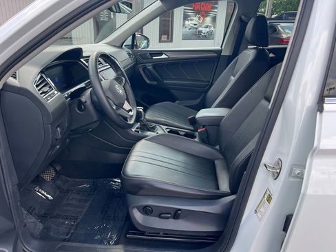 Used 2022 Volkswagen Tiguan SE AWD/4WD image 9