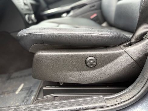 Used 2013 Mercedes-Benz GLK 350 4MATIC image 16